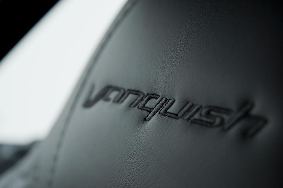Детали интерьера Aston Martin Vanquish 2012 года  (UK) (фото 79 из 170)